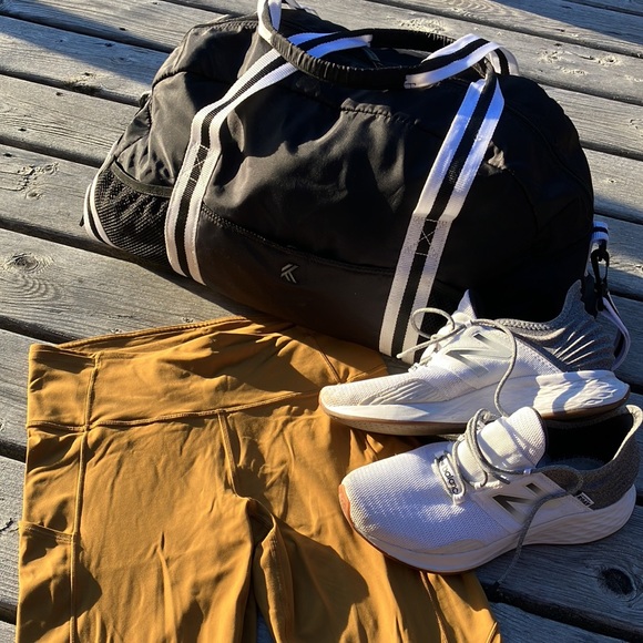 Lululemon Fast and Free leggings - Picture 2 of 10